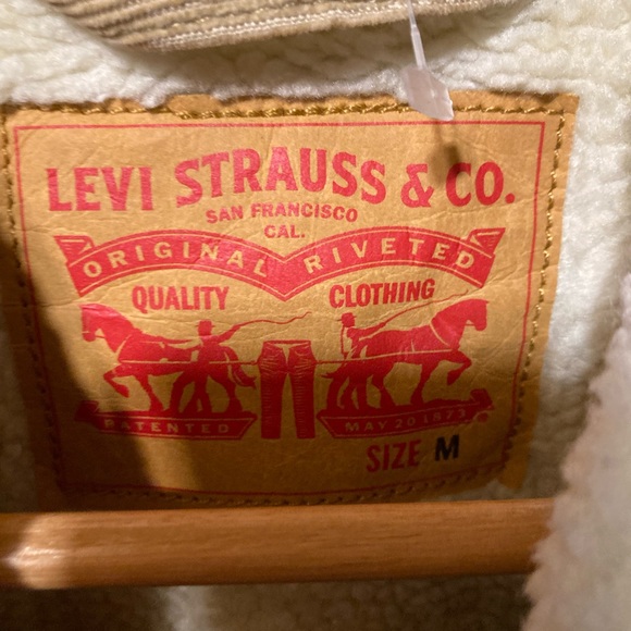 Levi’s corduroy sherpa trucker jacket - Picture 9 of 9